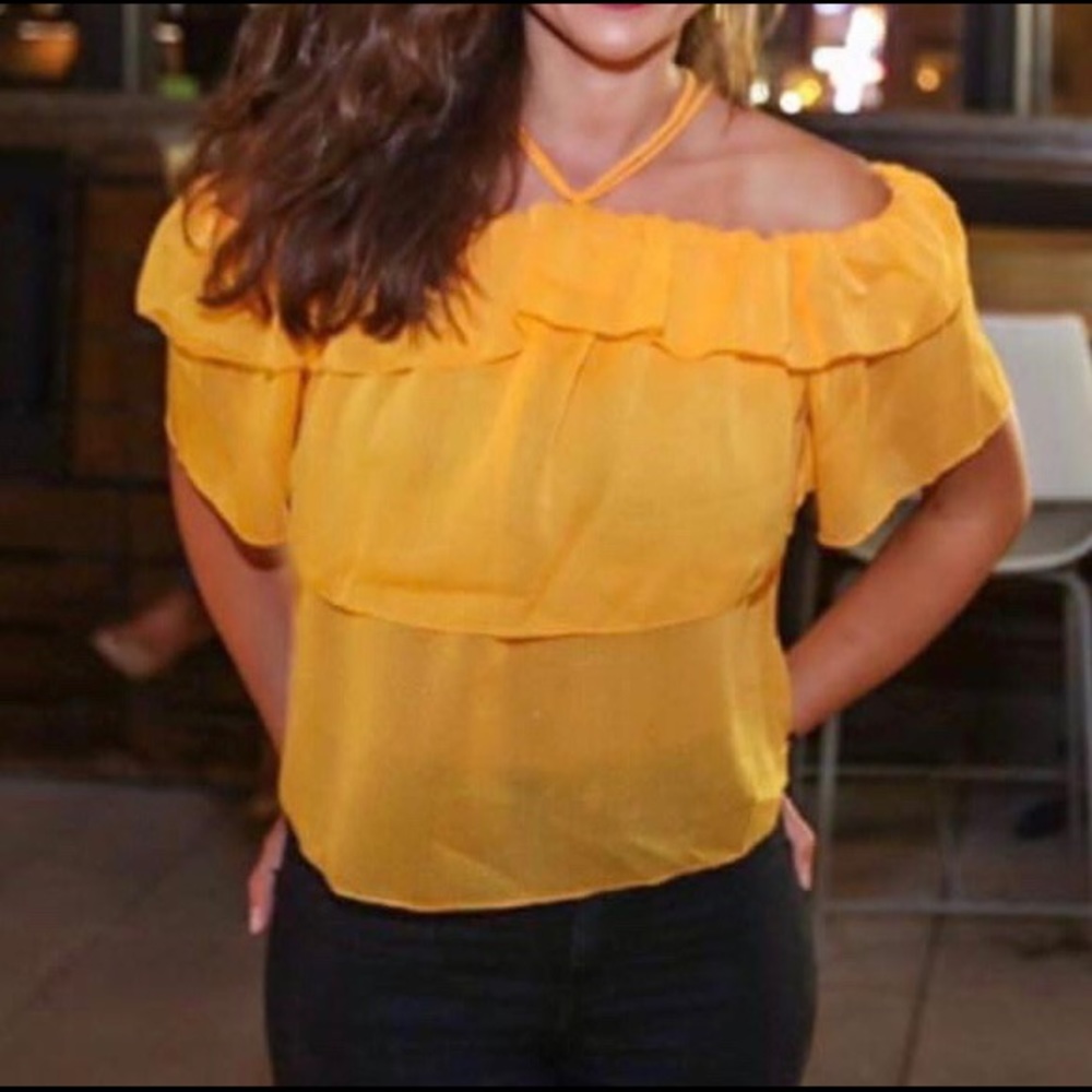 EUC Cold shoulder top